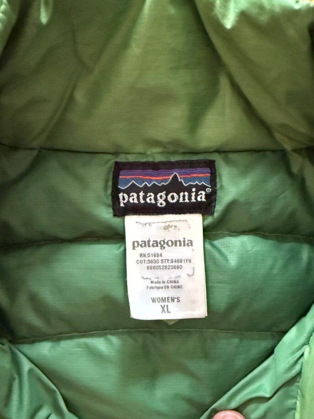 Women's XL Patagonia Down Sweater™ Jacket - Picture 4 of 4